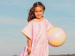 Immagine di Quut poncho 60x60 cm banana pink