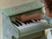 Immagine di Little Dutch pianoforte in legno verde FSC